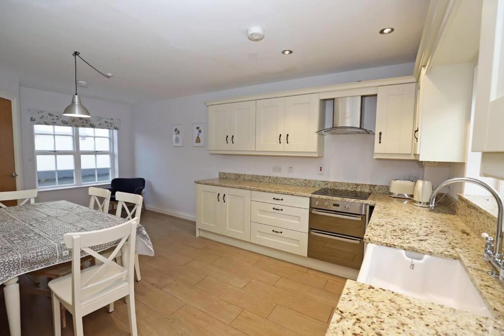 Royal Hillsborough Village Luxury Townhouse Dış mekan fotoğraf