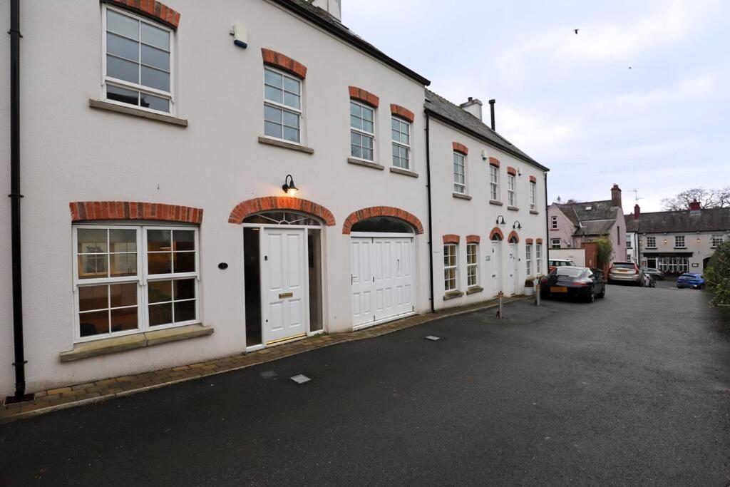 Royal Hillsborough Village Luxury Townhouse Dış mekan fotoğraf