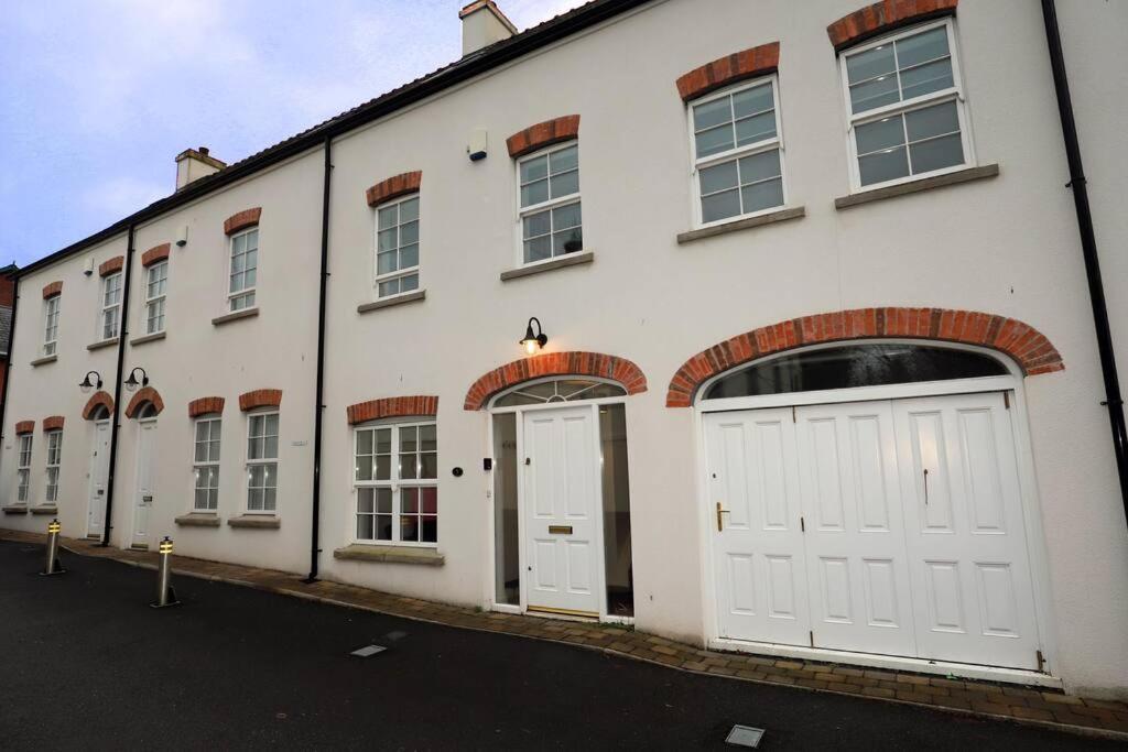 Royal Hillsborough Village Luxury Townhouse Dış mekan fotoğraf