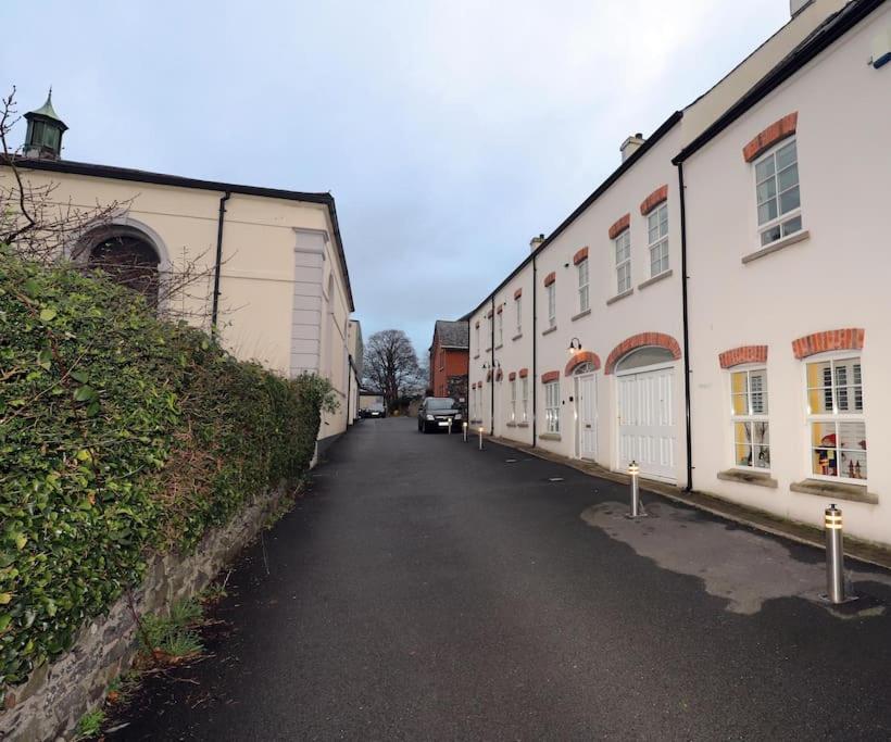 Royal Hillsborough Village Luxury Townhouse Dış mekan fotoğraf